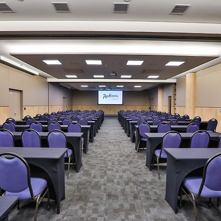 Radisson Sao Paulo Paulista Hotel Bagian luar foto A typical classroom at the University of the Philippines Diliman