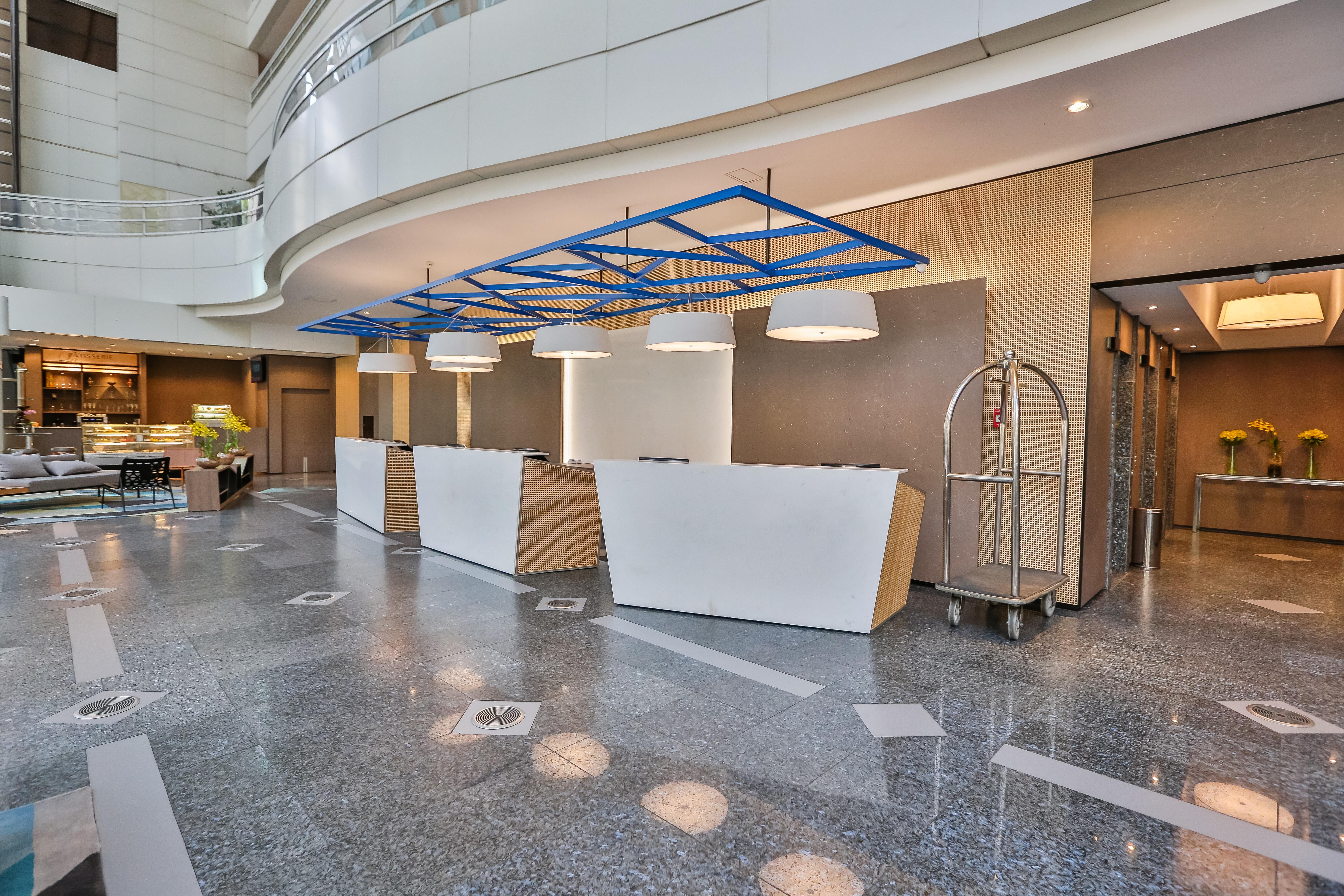 Radisson Sao Paulo Paulista Hotel Bagian luar foto The lobby of the hotel