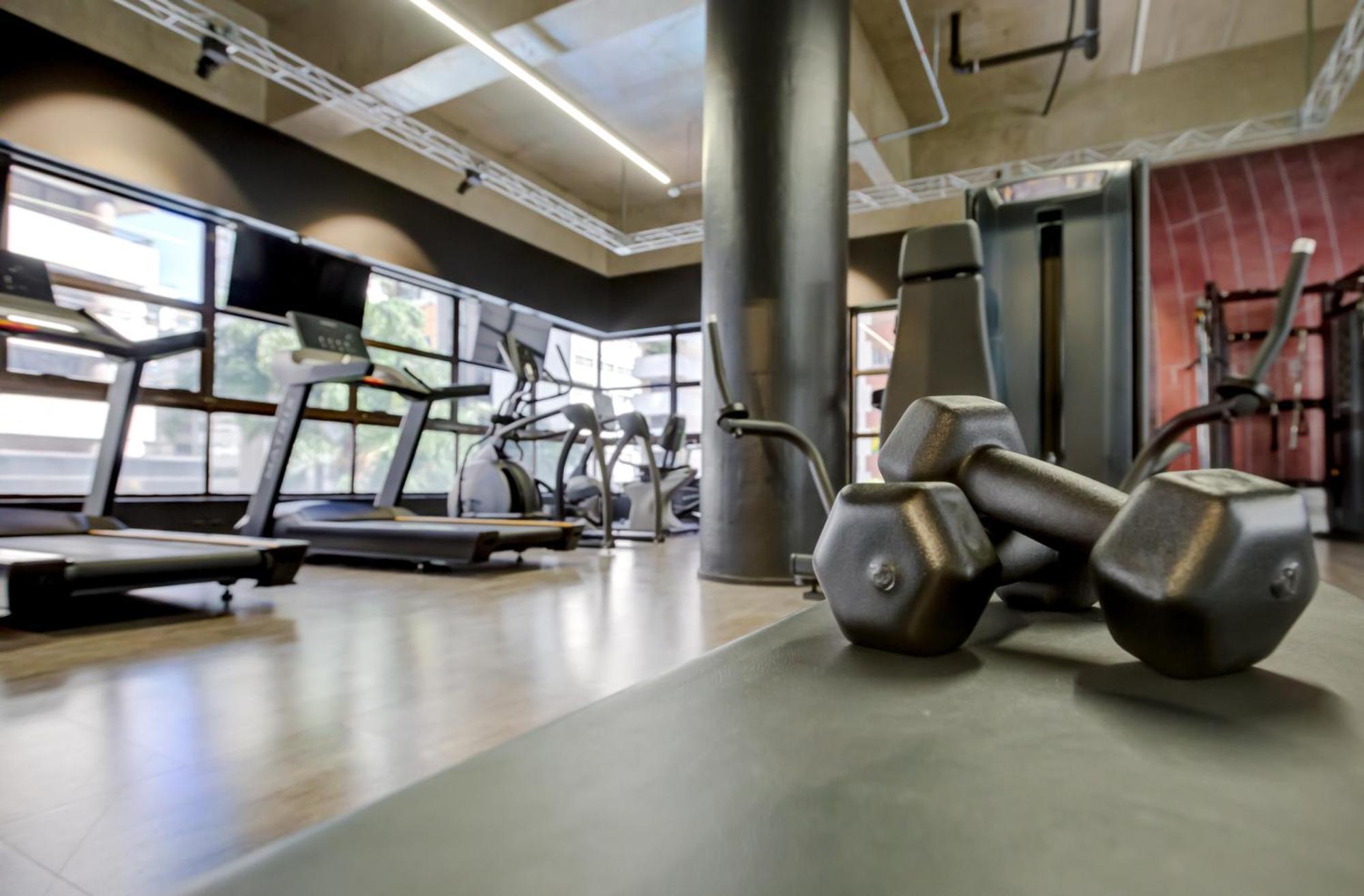 Radisson Sao Paulo Paulista Hotel Bagian luar foto The gym at the hotel