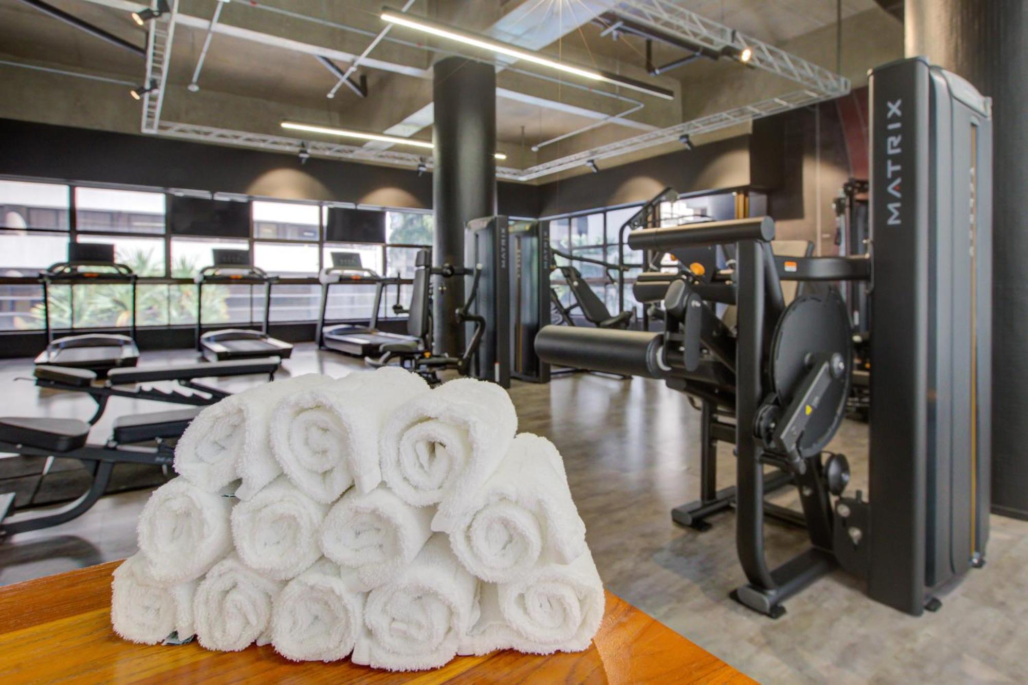 Radisson Sao Paulo Paulista Hotel Bagian luar foto Towels at a gym