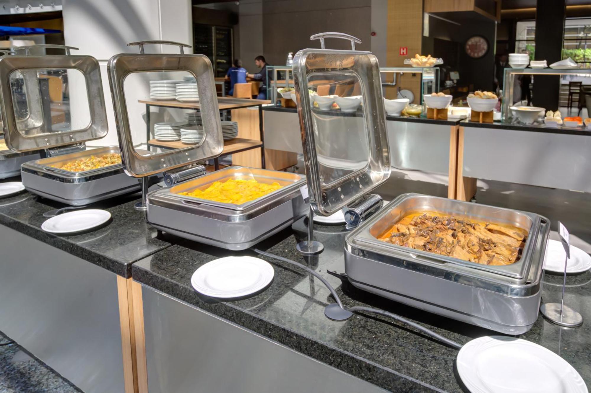 Radisson Sao Paulo Paulista Hotel Bagian luar foto A chafing dish