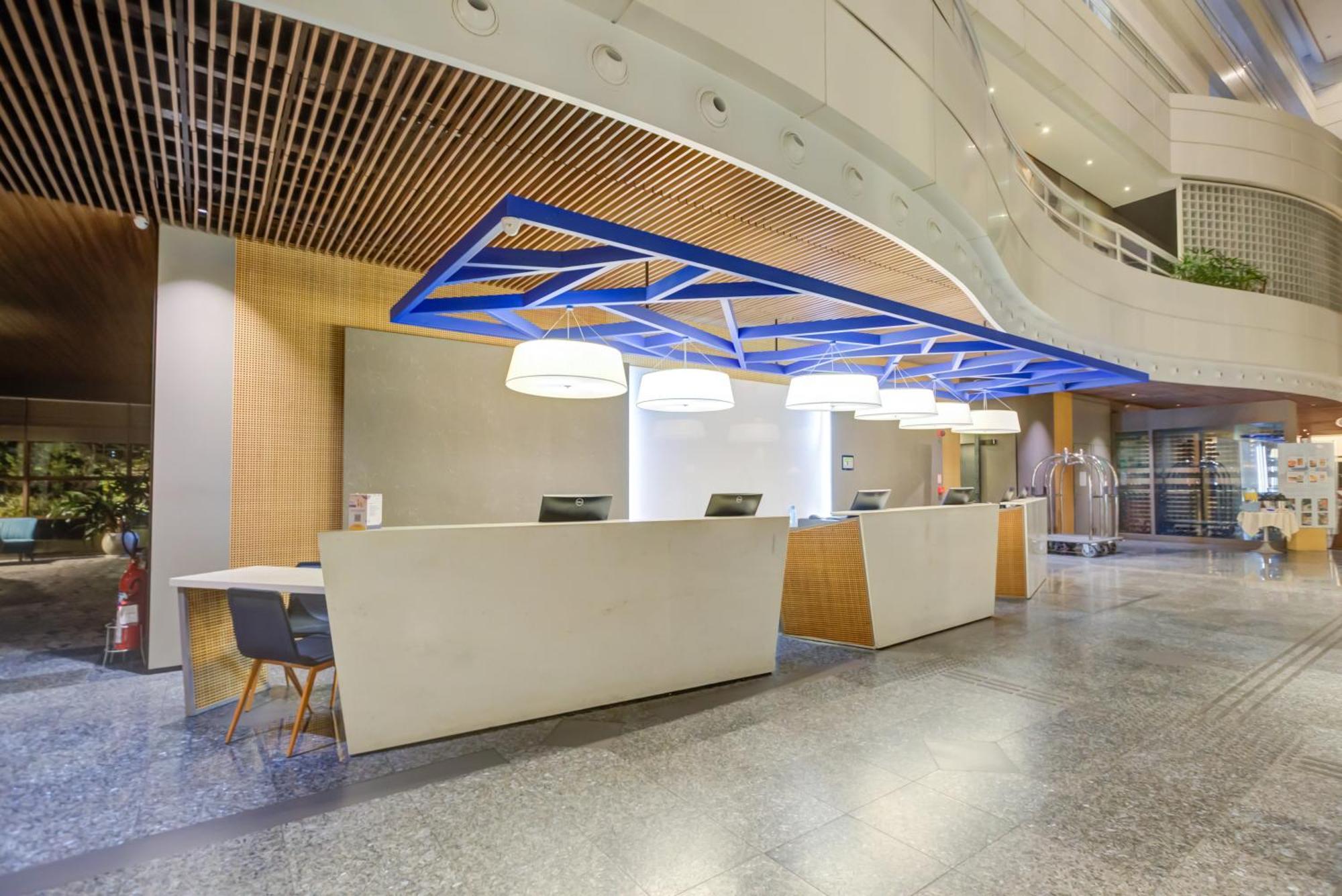 Radisson Sao Paulo Paulista Hotel Bagian luar foto The lobby of the new terminal