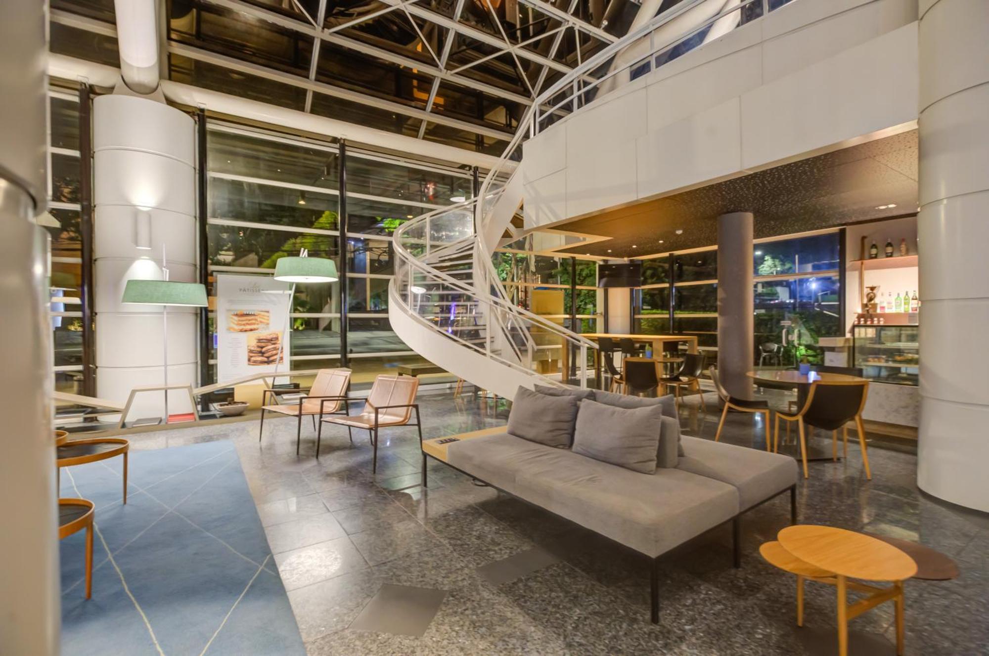 Radisson Sao Paulo Paulista Hotel Bagian luar foto The interior of the library