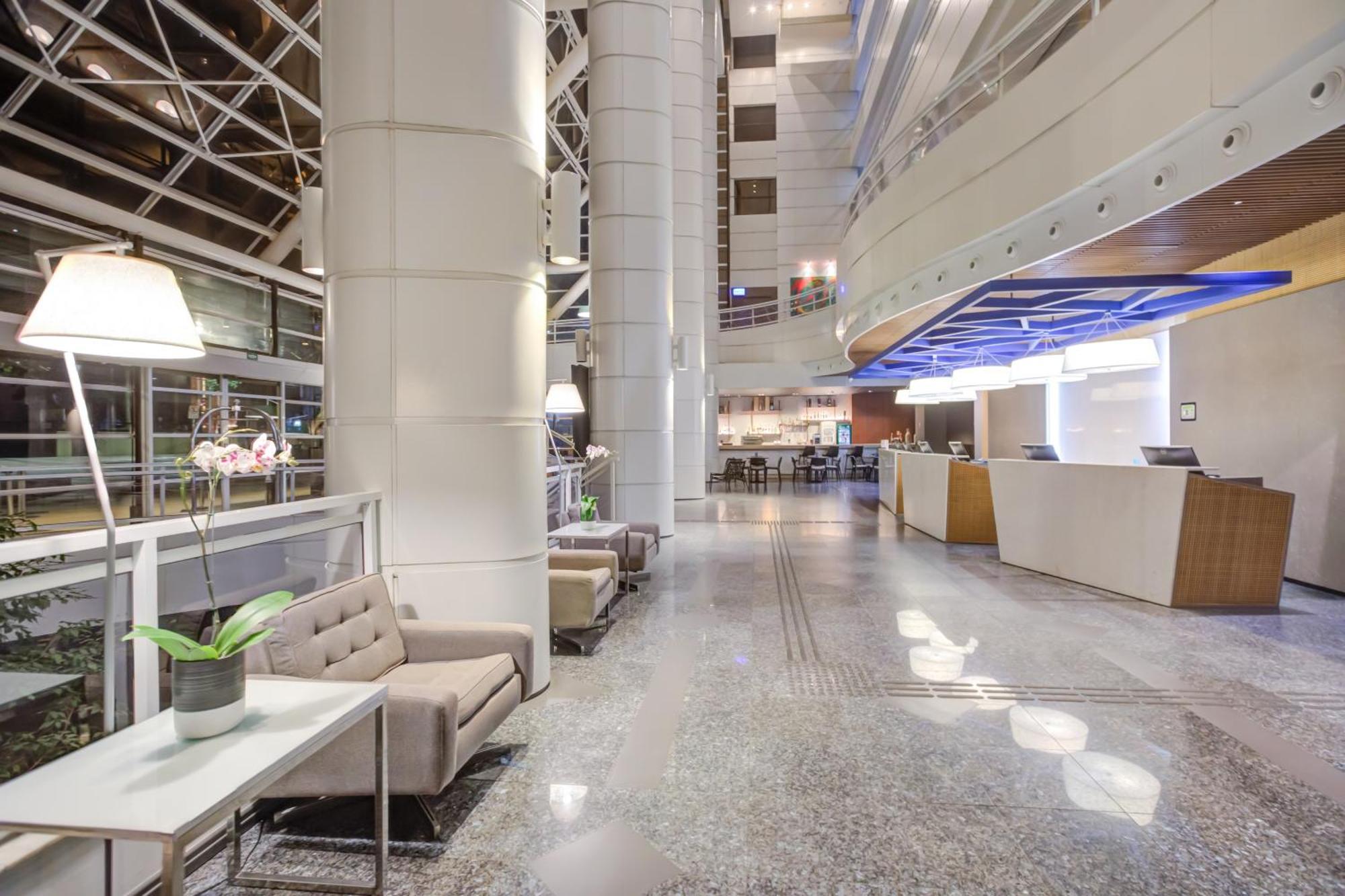Radisson Sao Paulo Paulista Hotel Bagian luar foto Lobby